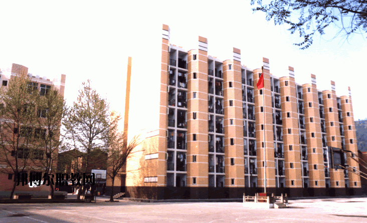 達(dá)州風(fēng)華職業(yè)技術(shù)學(xué)校2020年報名條件、招生要求、招生對象