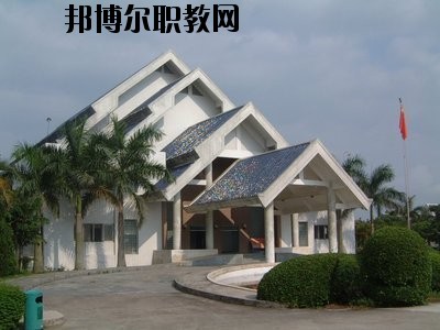 曲靖羅平職業(yè)技術(shù)學(xué)校2020年報(bào)名條件、招生要求、招生對(duì)象