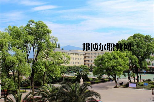 四川食品藥品學(xué)校2020年報名條件、招生要求、招生對象