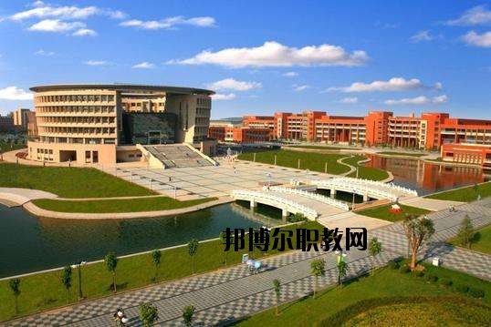 咸寧電子科技學(xué)校2020年報名條件、招生要求、招生對象