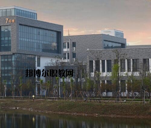 鄭州信息技術學校怎么樣、好不好
