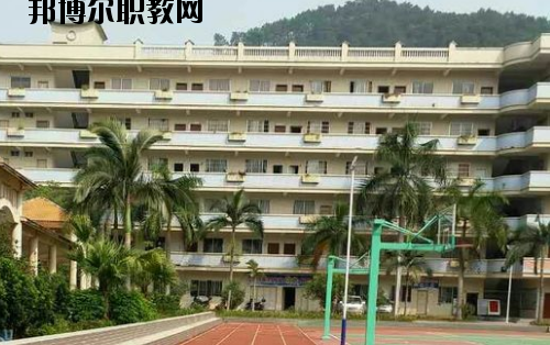 梧州西南中等專業(yè)學(xué)校2020年報(bào)名條件、招生要求、招生對象