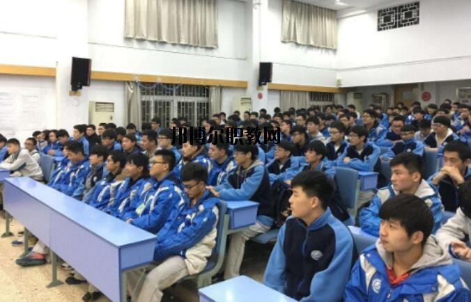 貴州銅仁玉昆中等專業(yè)學(xué)校2020年報(bào)名條件、招生要求、招生對象