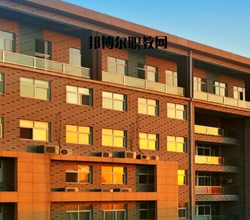 新鄉(xiāng)職業(yè)教育中心2021年報(bào)名條件、招生對象
