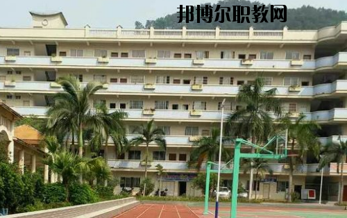 防城港理工職業(yè)學(xué)校2020年報(bào)名條件、招生要求、招生對象