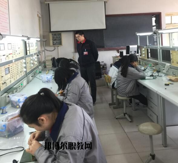 石家莊機(jī)械技工學(xué)校2020年報(bào)名條件、招生要求、招生對(duì)象