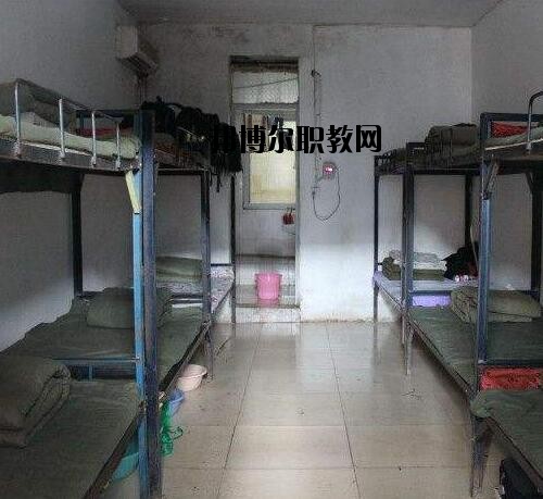 濮陽(yáng)職業(yè)中等專業(yè)學(xué)校2021年宿舍條件