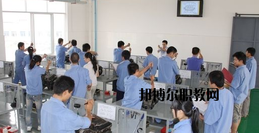 河池交通技工學(xué)校2020年報名條件、招生要求、招生對象 