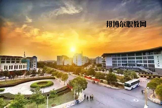 英山草盤職業(yè)中學(xué)怎么樣、好不好