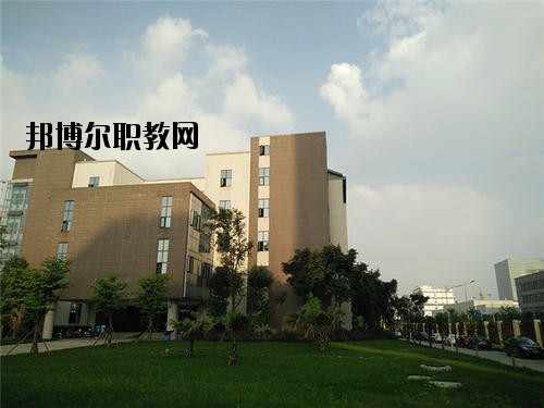 內(nèi)江科技開發(fā)學(xué)校2020年報(bào)名條件、招生要求、招生對(duì)象