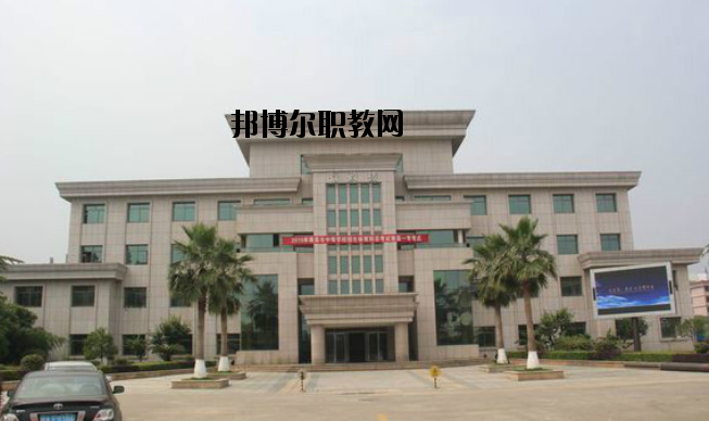 南昌第一中等專業(yè)學校2020年報名條件、招生要求、招生對象