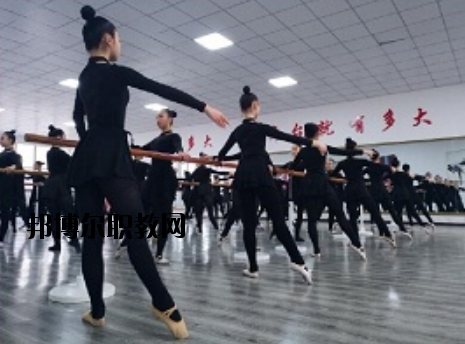武漢康華中等職業(yè)藝術(shù)學(xué)校2020年招生辦聯(lián)系電話(huà)
