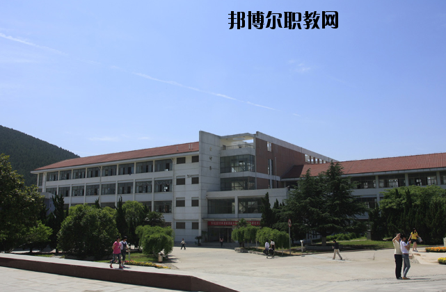 江蘇張家港第三職業(yè)高級(jí)中學(xué)2020年報(bào)名條件、招生要求、招生對(duì)象