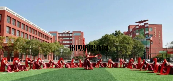 臨川現(xiàn)代教育學(xué)校2020年報名條件、招生要求、招生對象