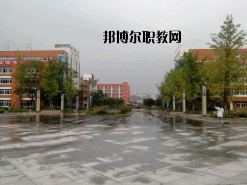 四川江油工業(yè)學(xué)校2020年報(bào)名條件、招生要求、招生對(duì)象