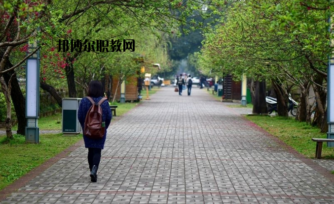 南陽第三中等職業(yè)學(xué)校怎么樣、好不好