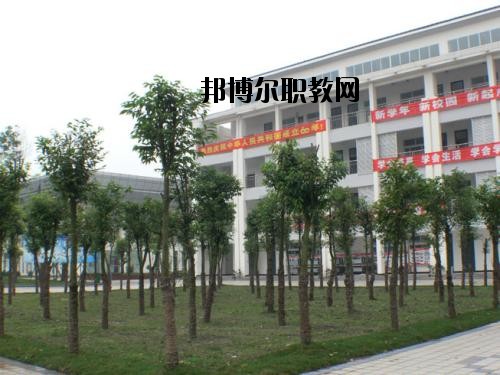 德陽電子工程學(xué)校2020年報名條件、招生要求、招生對象