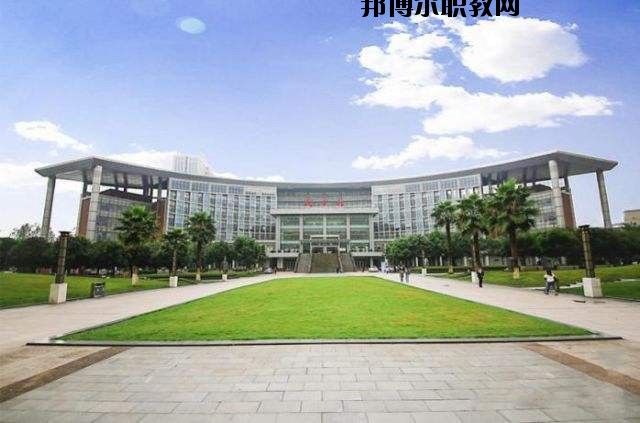 麻城順河高級職業(yè)中學2020年報名條件、招生要求、招生對象