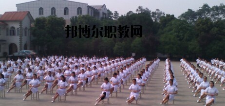 四川紅十字衛(wèi)生學(xué)校2020年報(bào)名條件、招生要求、招生對象