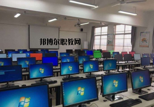 安義職業(yè)技術(shù)學(xué)校2020年報(bào)名條件、招生要求、招生對(duì)象