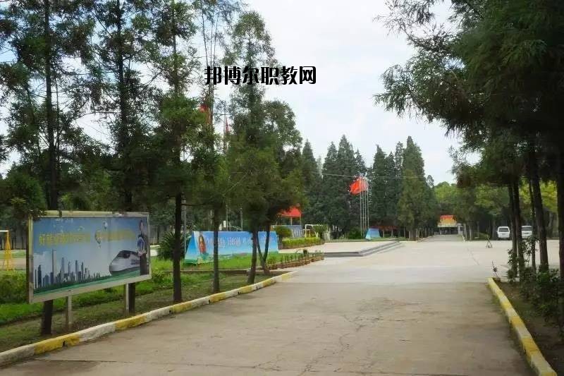 富寧縣民族職業(yè)高級中學(xué)2020年報(bào)名條件、招生要求、招生對象