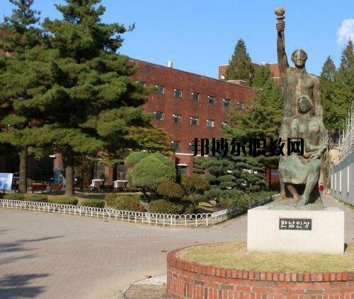 洛陽(yáng)商業(yè)職業(yè)中等專(zhuān)業(yè)學(xué)校2021年招生辦聯(lián)系電話