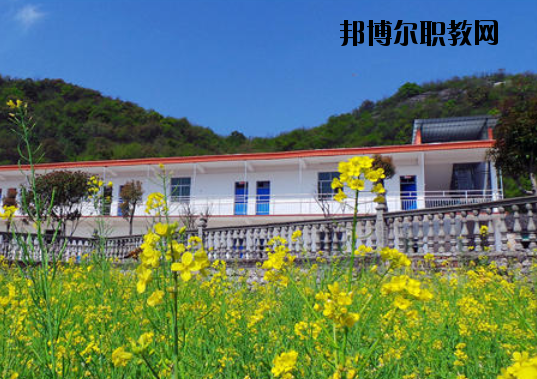 景德鎮(zhèn)傳統(tǒng)文化職業(yè)學校2020年報名條件、招生要求、招生對象