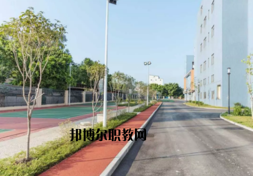 廣東華文航空藝術(shù)職業(yè)學(xué)校2020年報(bào)名條件、招生要求、招生對(duì)象