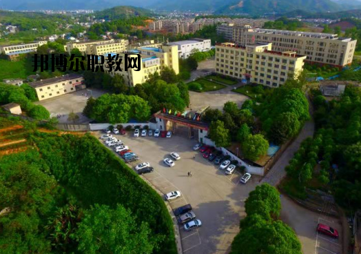 萍鄉(xiāng)工業(yè)中等專業(yè)學(xué)校怎么樣、好不好