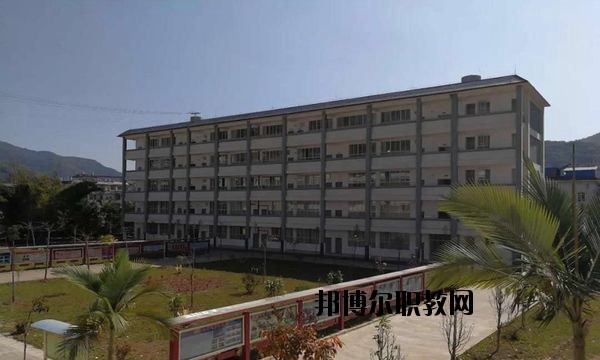 孟連縣職業(yè)高級中學2020年報名條件、招生要求、招生對象
