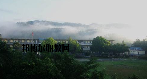 東興中等職業(yè)技術(shù)學校2020年報名條件、招生要求、招生對象 