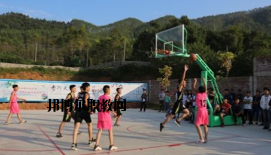 興業(yè)中等職業(yè)技術(shù)學(xué)校2020年報名條件、招生要求、招生對象 