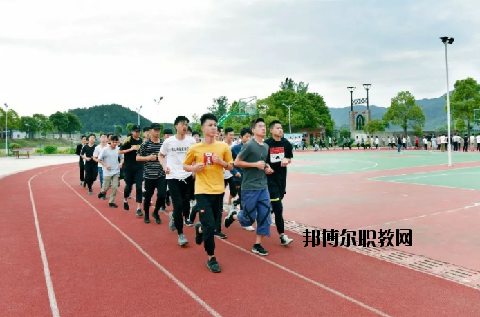 九江廬山西海藝術(shù)學(xué)校2020年報(bào)名條件、招生要求、招生對(duì)象