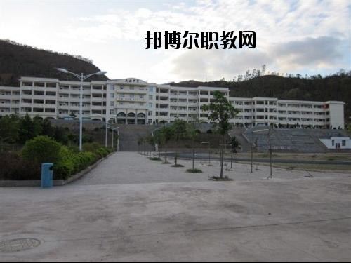 南澗縣職業(yè)高級中學(xué)2020年學(xué)費、收費多少