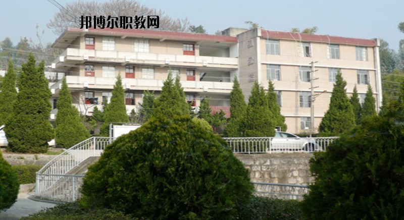保山隆陽(yáng)區(qū)職業(yè)技術(shù)學(xué)校2020年報(bào)名條件、招生要求、招生對(duì)象