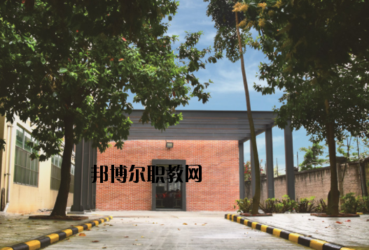 廣州華風(fēng)技工學(xué)校2020年報(bào)名條件、招生要求、招生對象