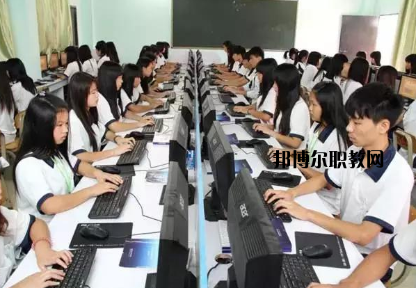 肇慶高要技工學(xué)校2020年報名條件、招生要求、招生對象