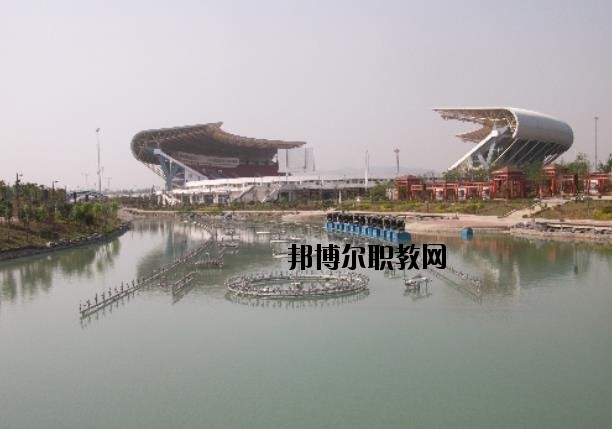 荊門現(xiàn)代學(xué)校2020年報名條件、招生要求、招生對象