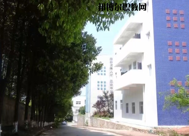 赤壁機電信息技術(shù)學校7