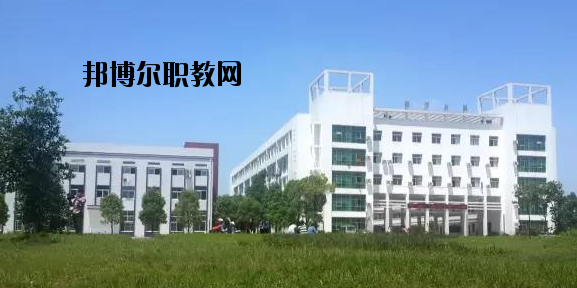 赤壁機電信息技術(shù)學校5