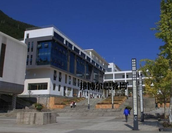 湖北宜昌城市建設(shè)學(xué)校2020年報名條件、招生要求、招生對象