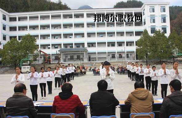 興山職業(yè)教育中心2020年報(bào)名條件、招生要求、招生對(duì)象