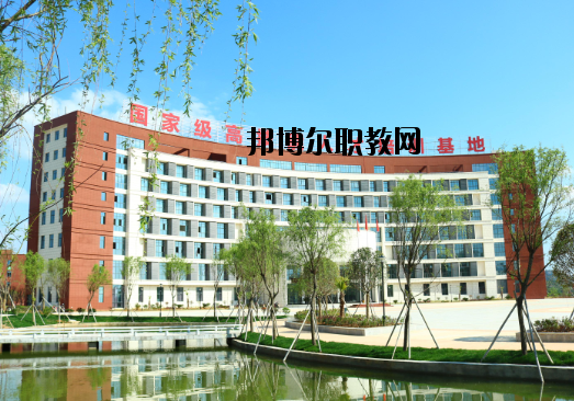 寧都技工學(xué)校2020年報(bào)名條件、招生要求、招生對象