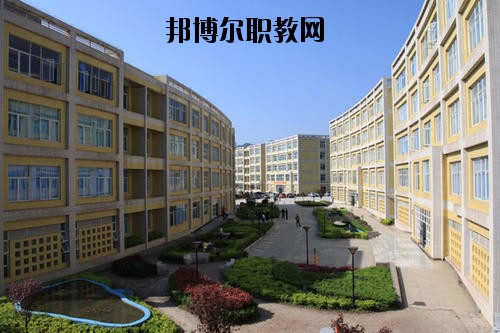 川南職業(yè)技術學校2020年招生辦聯(lián)系電話