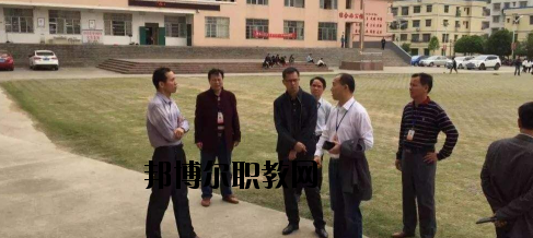 富川職業(yè)技術(shù)學(xué)校2020年報名條件、招生要求、招生對象 