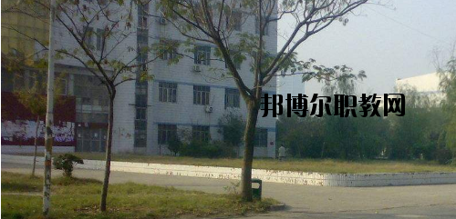 河南技工學(xué)校2021年報(bào)名條件、招生要求、招生對象