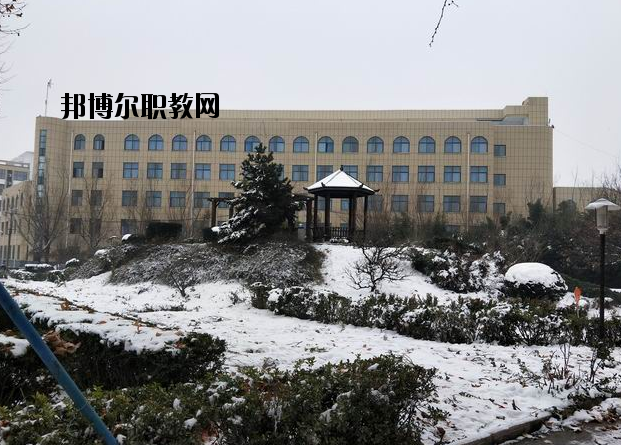 河南洛陽經濟學校2021年招生辦聯(lián)系電話