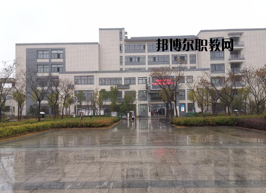合肥工業(yè)學(xué)校2020年報(bào)名條件、招生要求、招生對(duì)象