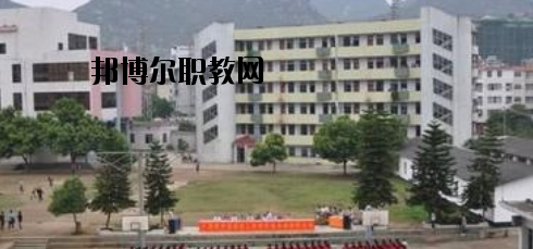 賀州技工學(xué)校2020年報名條件、招生要求、招生對象 