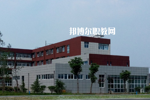 天長(zhǎng)工業(yè)學(xué)校2020年報(bào)名條件、招生要求、招生對(duì)象